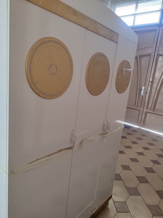 Bolalar krovati va shkafi yangidek umuman yotilmagan