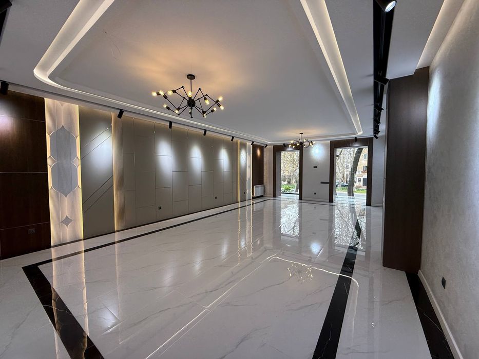 Сдаётся 110м² — первая линия, FLORYA, BON кафе, 2900 Стадион  Старт