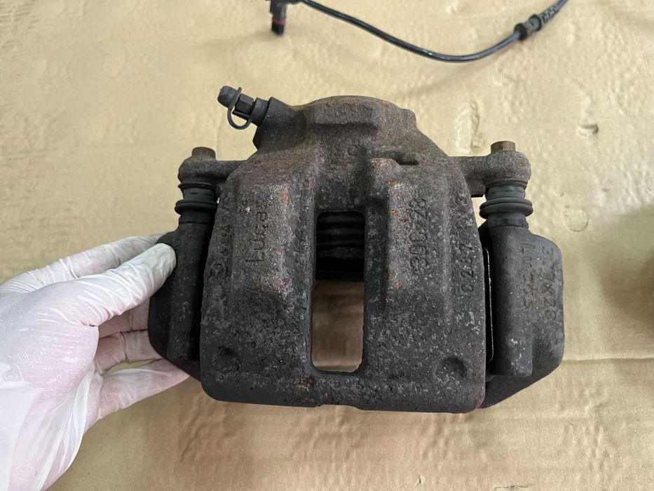 Предни спирачни апарати от Mercedes C-class W203 3.2i