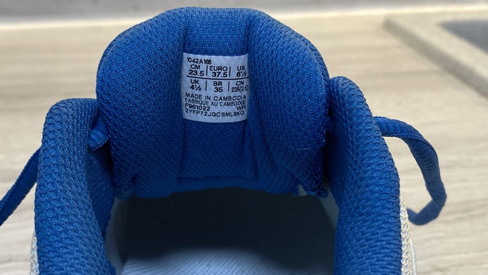 Спортивные кроссовки asics оригинал из Европы