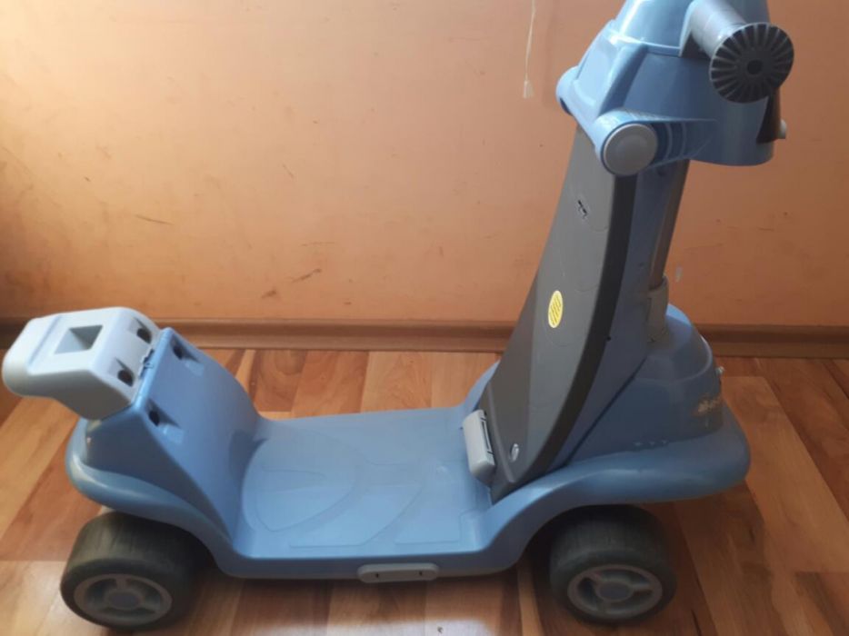 Смарт Трике 2 в 1 - кола за бутане с крачета + тротинетка