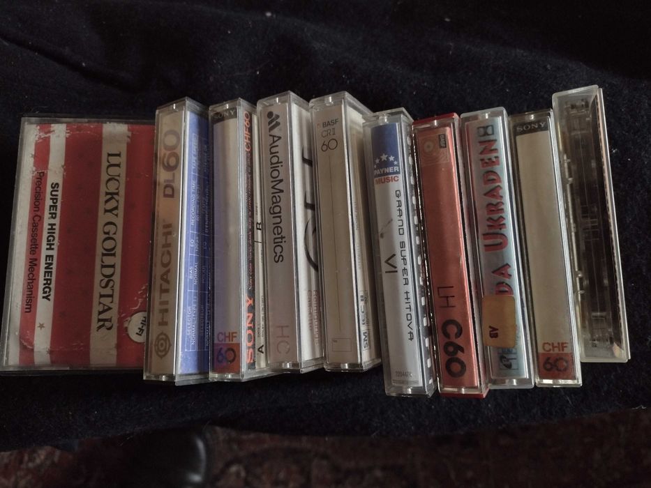 Продавам грамофонна плоча и аудиокасетки