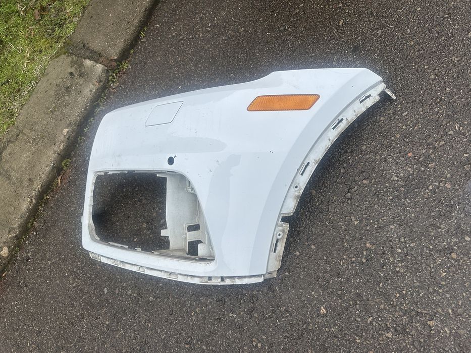 Дясна част от предна броня Audi Q5 FY 2018 – Оригинал