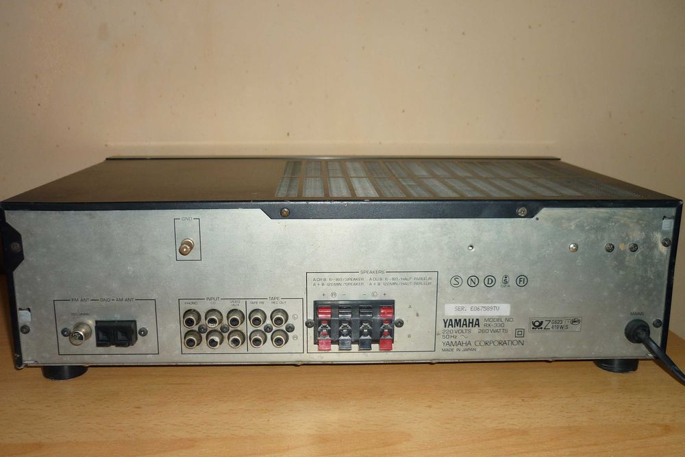 Amplituner Yamaha RX-330 defect