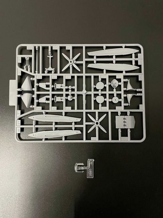Сборная модель -Транспортно-десантный экраноплан А-90 "Орлёнок" ZVEZDA