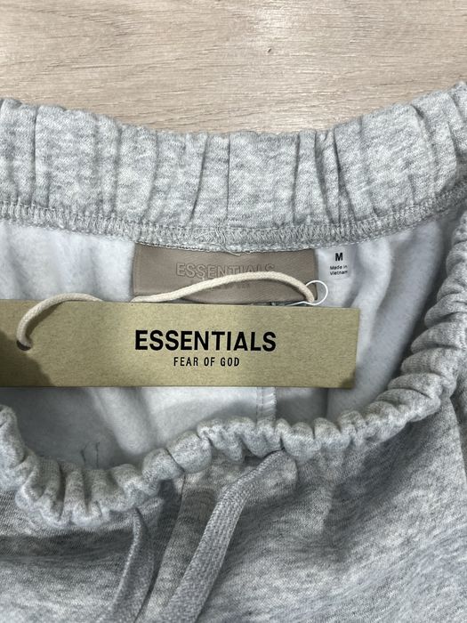 Сив панталон essentials