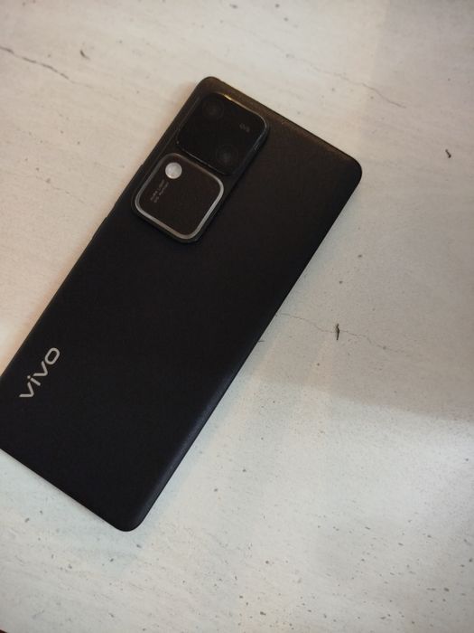 Vivo v30 12+12/256gb, snapdragon 7 gen 3 (субфлагман)