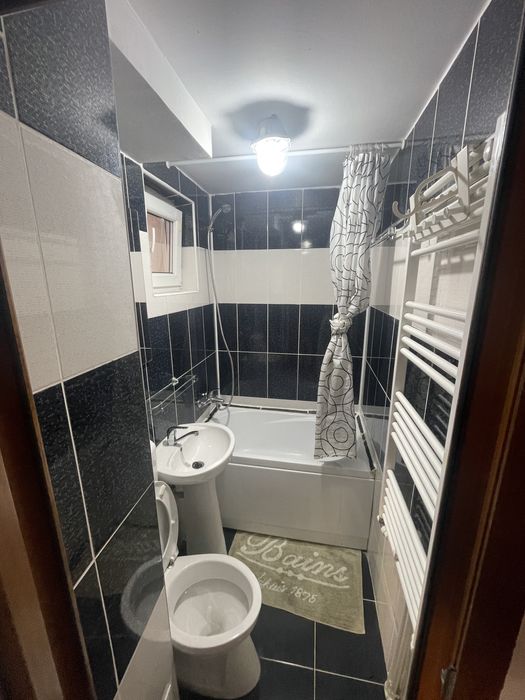 De inchiriat 3 camere