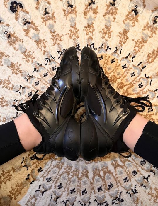 Продам кроссовки