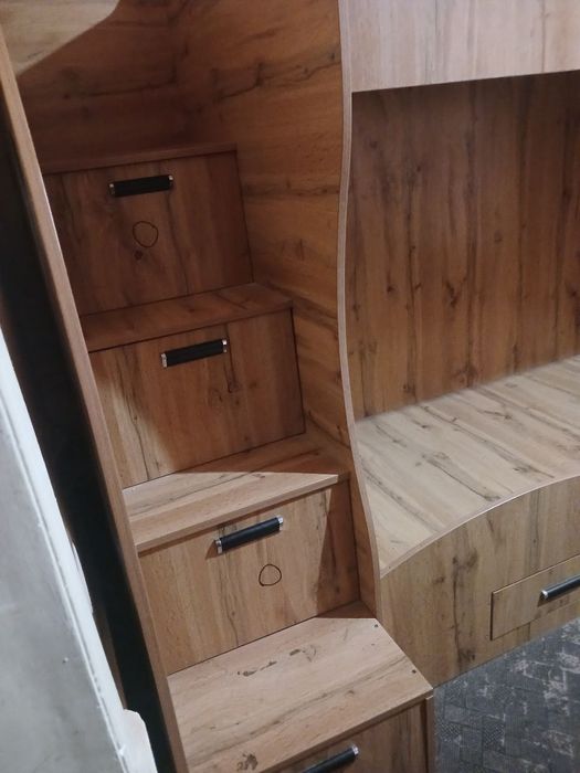 Мебел техникала сотилади