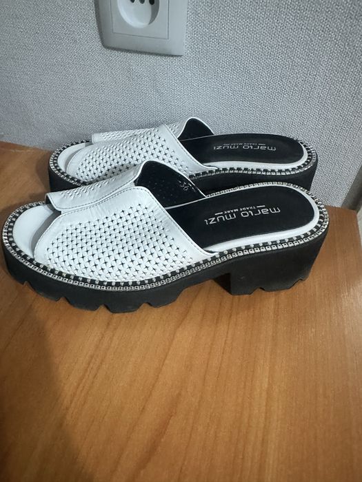 Продам красивые шлепки