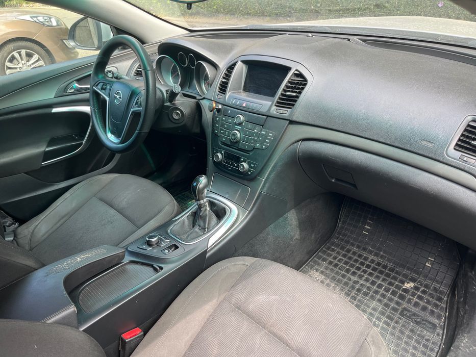 Mașina Opel Insignia