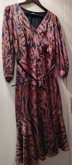 Платья нарядные коктейльные