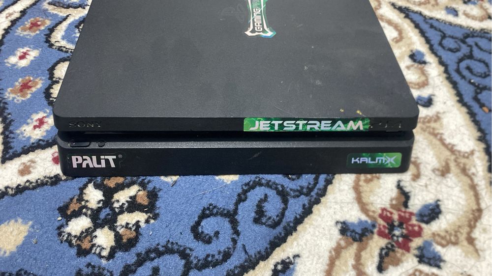 Playstation 4 slim