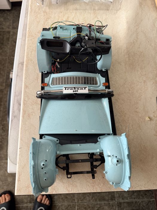Колекционерски модел Trabant 601 Deluxe от поредицата със списания.