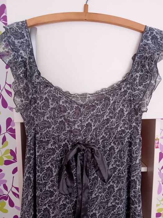 Лятна рокля с голямо деколте