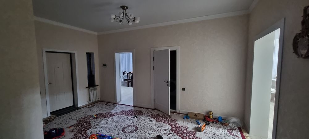 Продам дом в селе Енбекшиарал