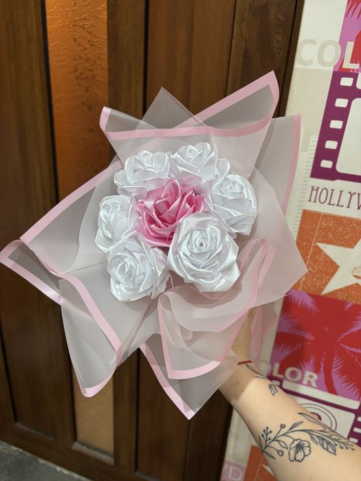 Цветя от фоам и сатен