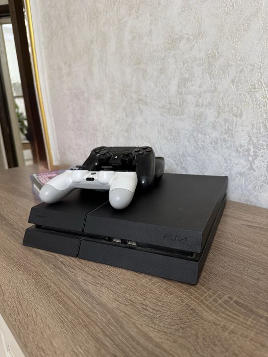 PS4 В хорошем состоянии