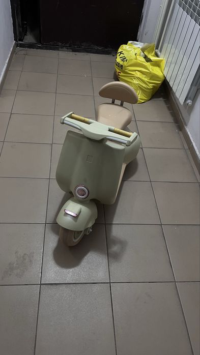 Машинка детская