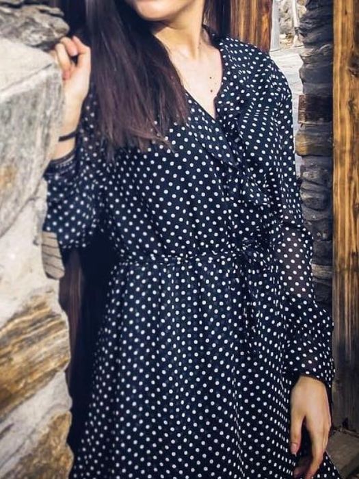 Черна рокля на точки