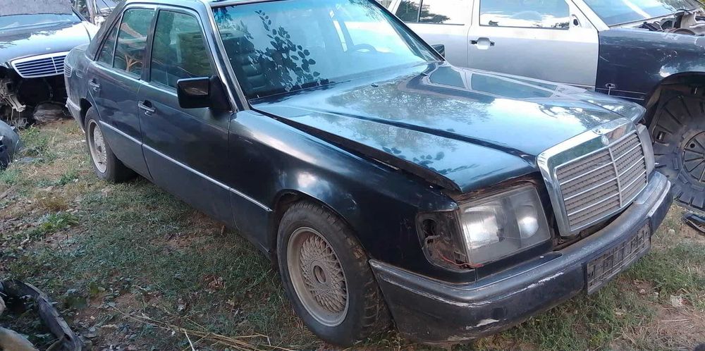 Мерцедес 124 260Е на части