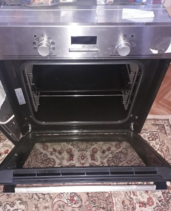 Продам духовку Электролюкс