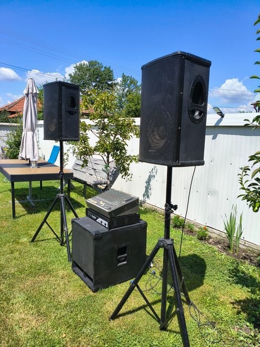 Boxe behringer cu putere mixer