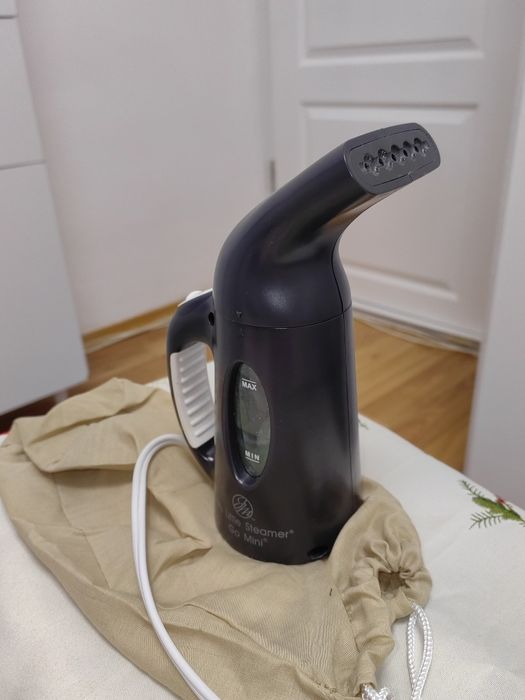 Aparat de călcat vertical cu aburi