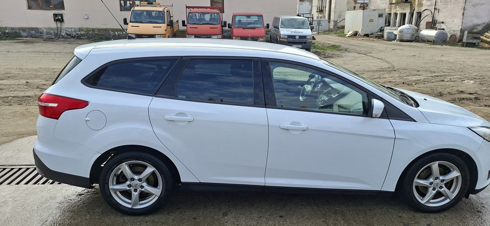 FORD Focus 2016 — imagine 5