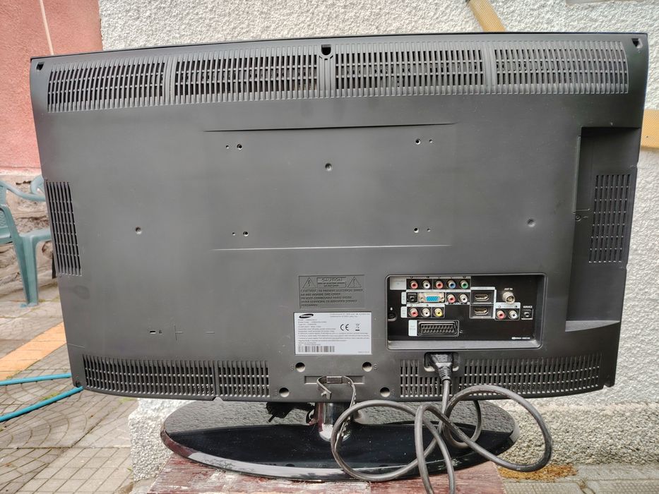 Телевизор 26" работещ