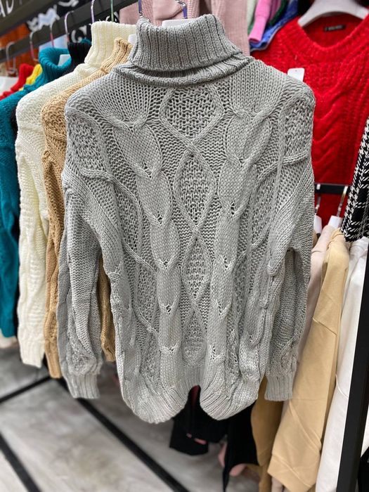 Свитер водолазка крупной вязки на скидке!