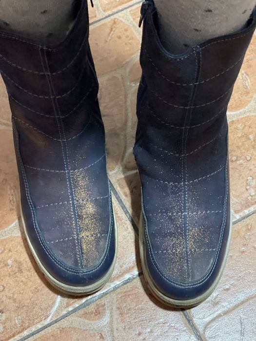 Продам зимние сапожки на девочку