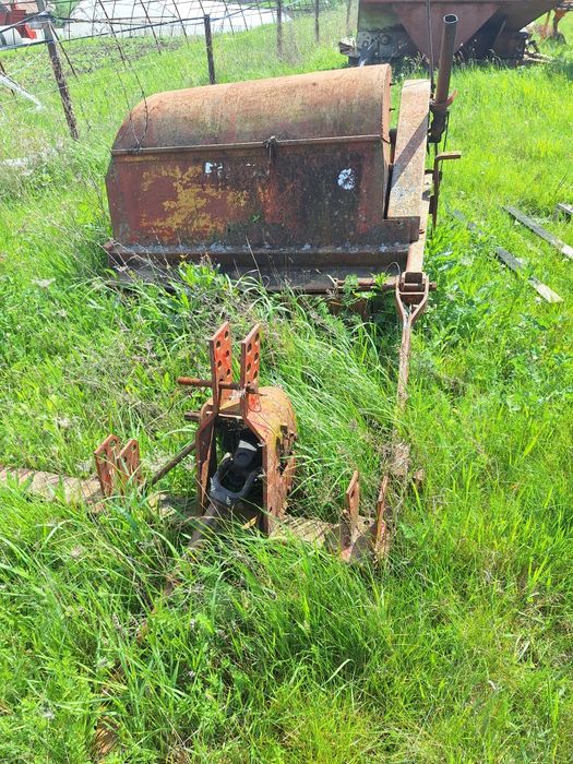 vând sau schimb cu animale solar,prasitoare ,tocatoare