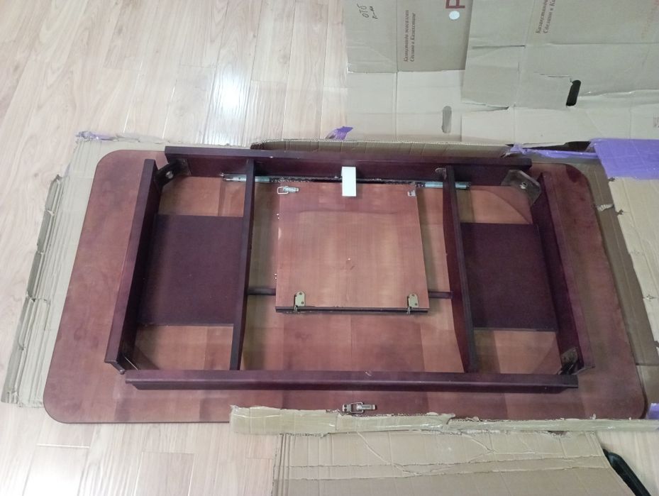 Стол для гостиной