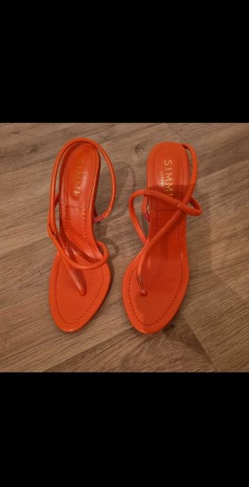 Sandale cu toc superbe