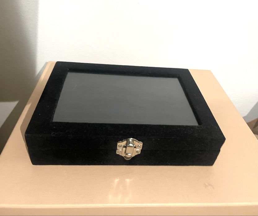 Cutie mare de bijuterii de catifea noua