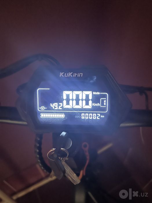 KUGO M5 PRO Elektrosamokati sotilvotdi