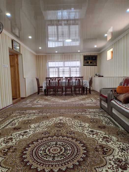 Ховли Сотилади 6.7 сотих 9 хона 2 каваттдан иборат ха