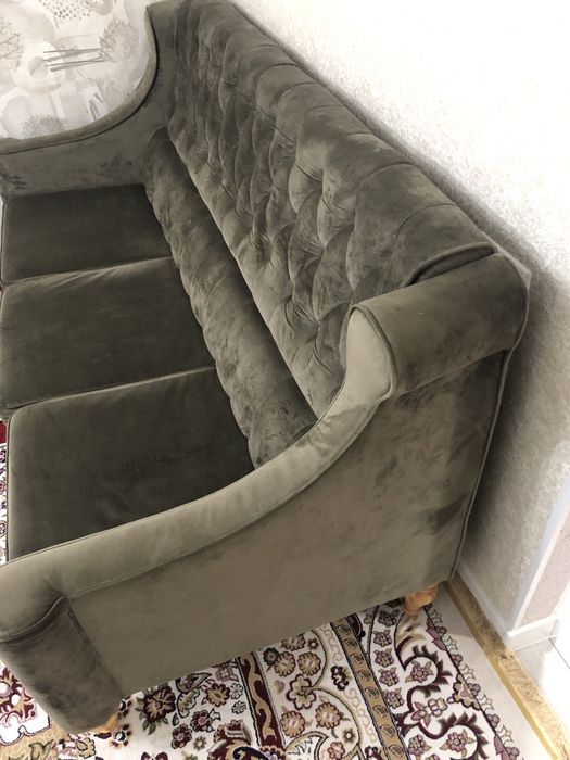 Диван зеленый