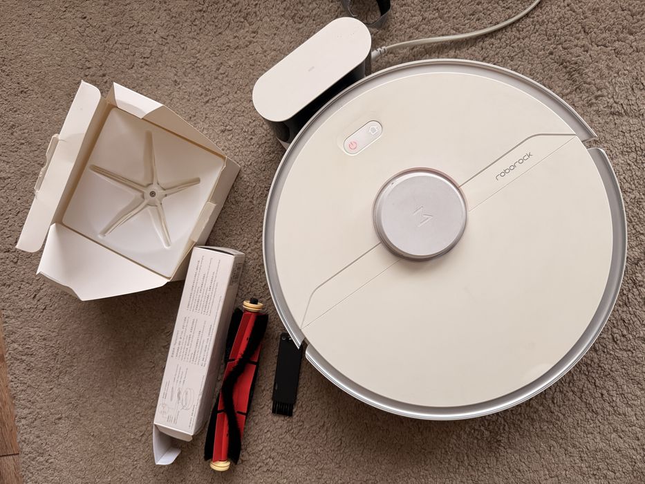 Робот Roborock S6 White за сухо и мокро почистване с нови части
