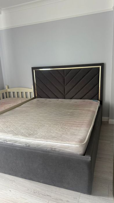 Продам кровать двухспальную