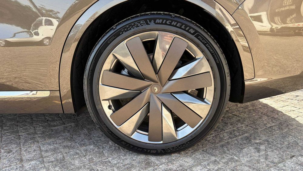 Официальный Lixiang L9 Livis Truffle brown от SIA MOTORS