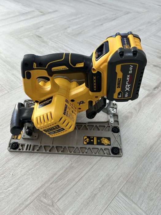 Dewalt DCS 572 circular de mana