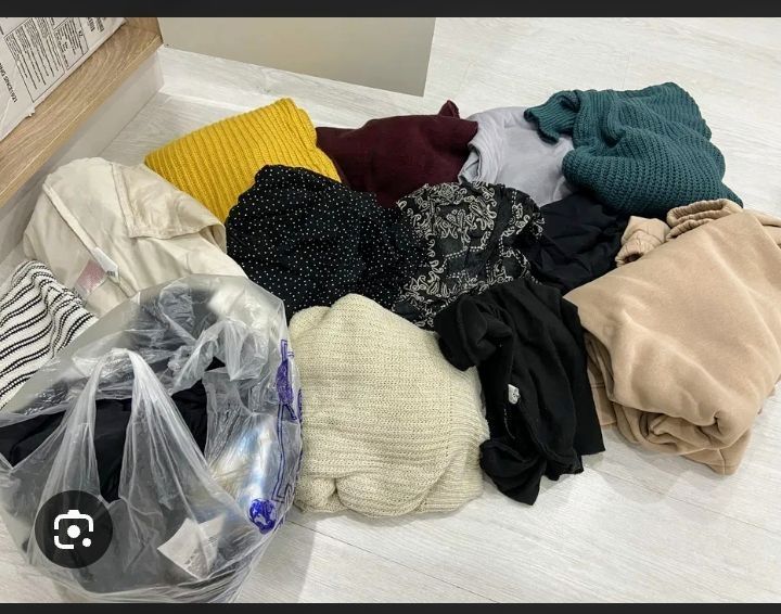 Отдам женские вещи