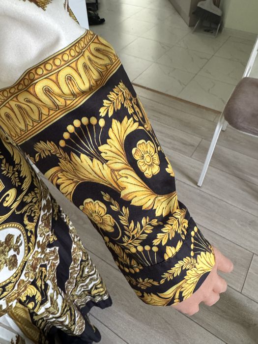 Двойка под Versace.