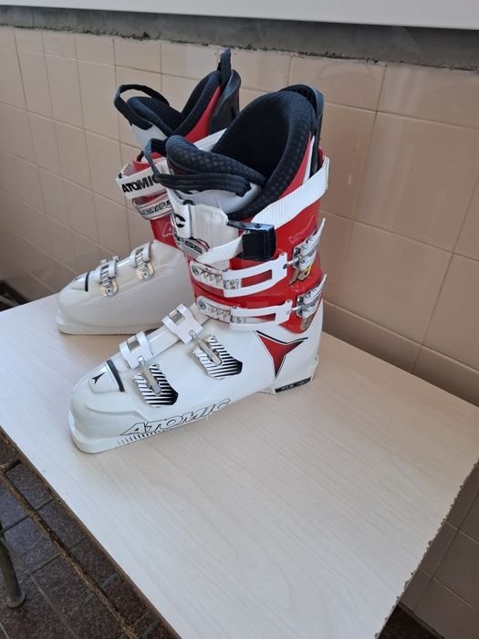 Ски обувки       .