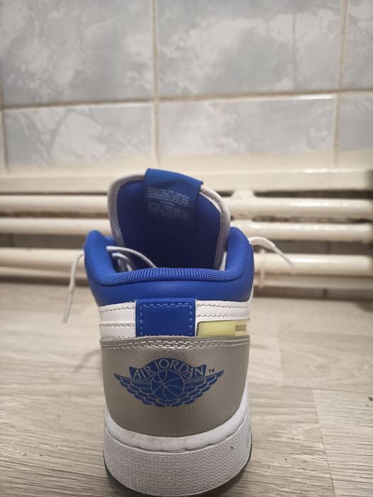 Vând Nike Court Vision Low – White/Gum Yellow/University Blue
