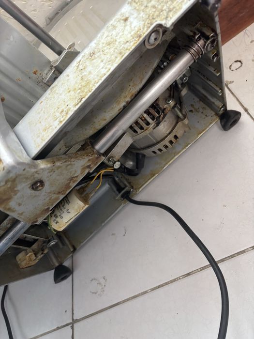 Продам Слайсер б/у