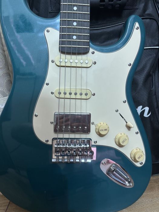 Электрогитара Levinson LST-100